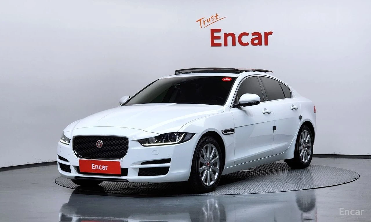 Jaguar XE