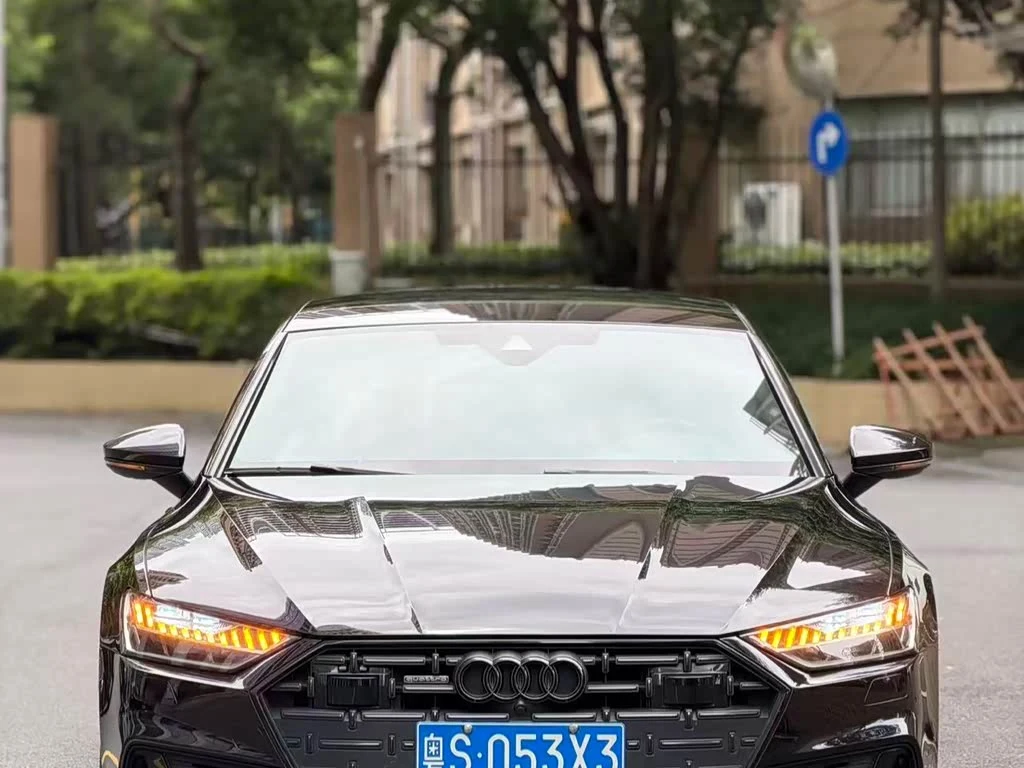 Audi A7L