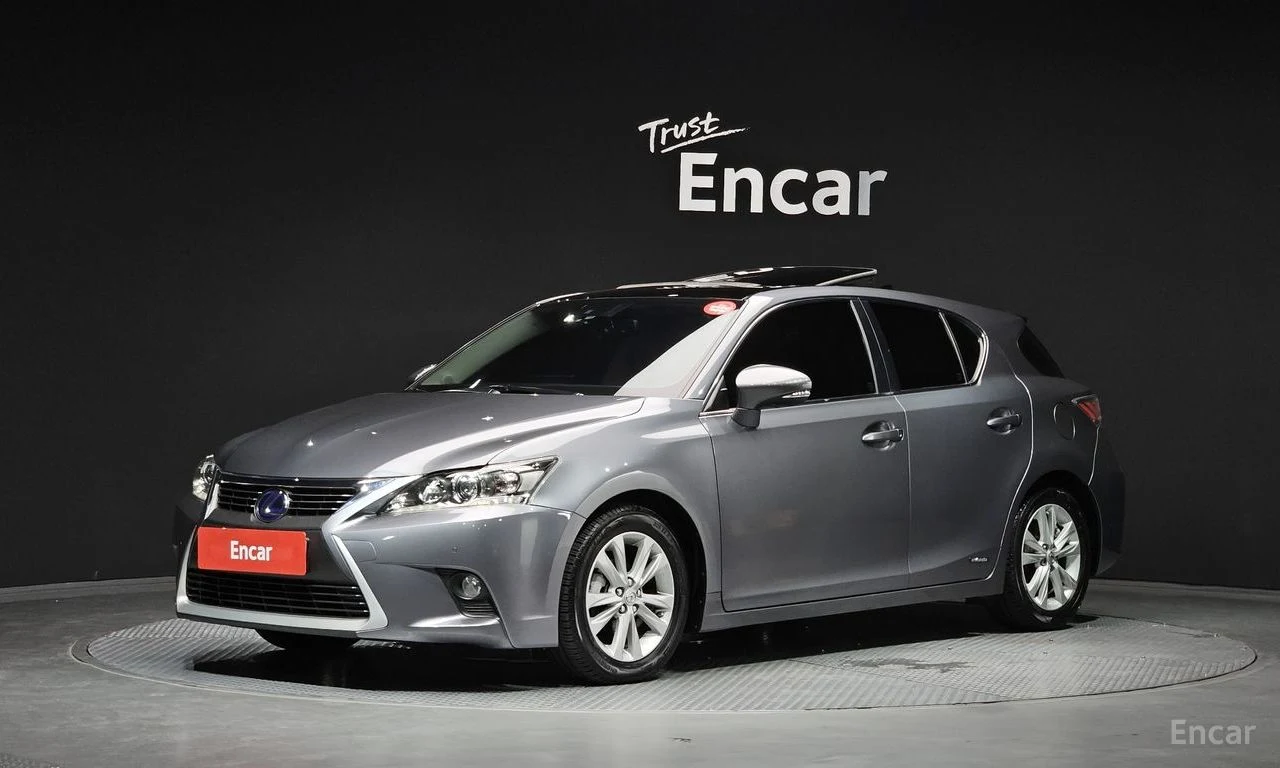 Lexus CT200h
