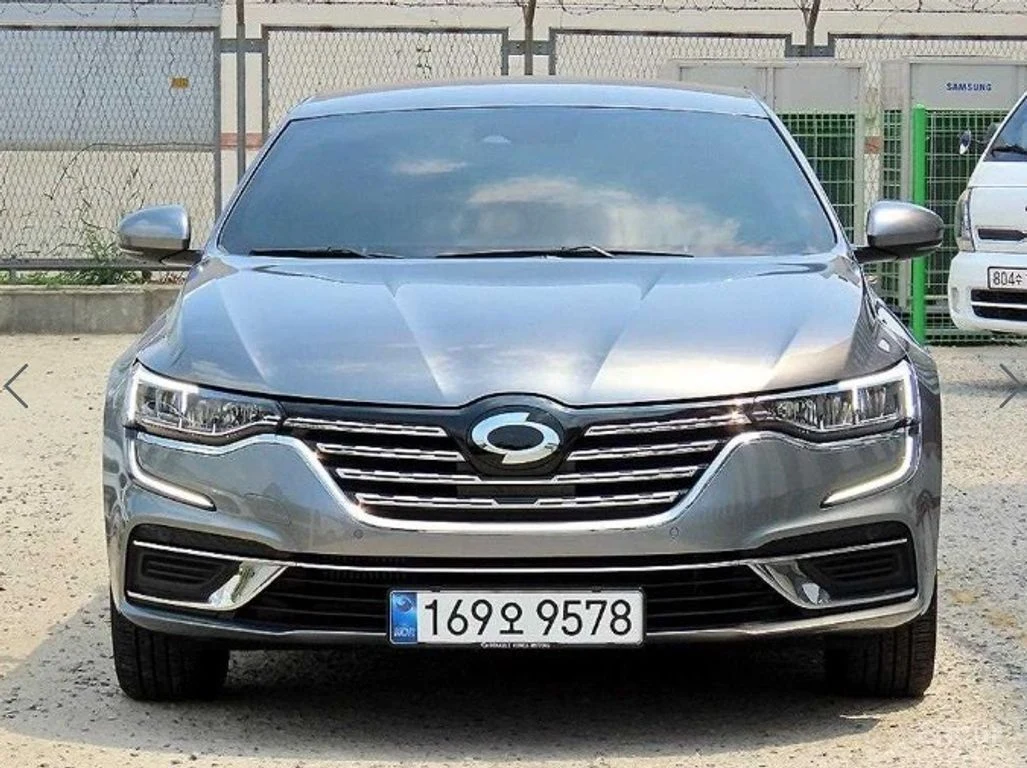 Renault SM6