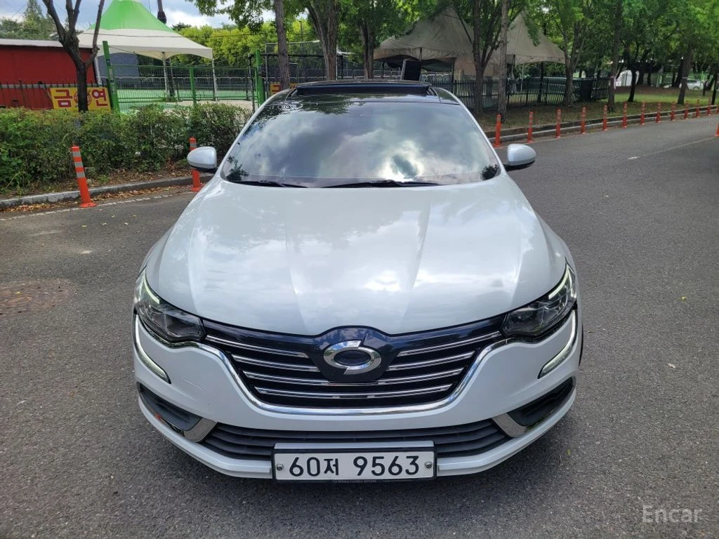 Renault SM6