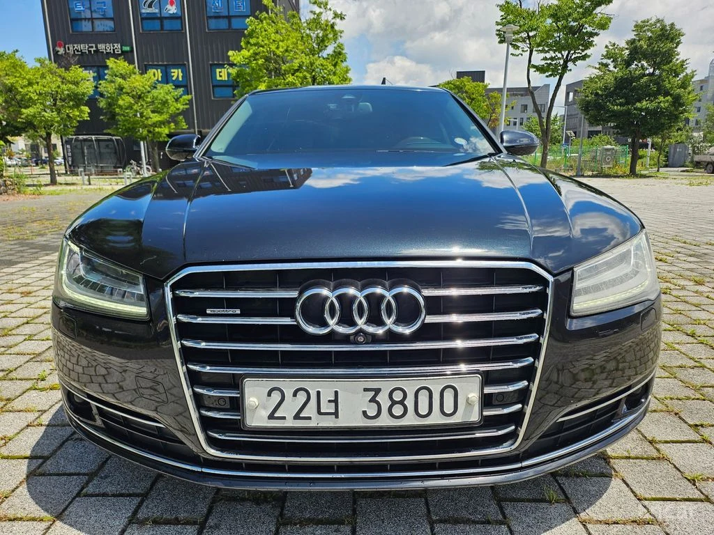 Audi A8