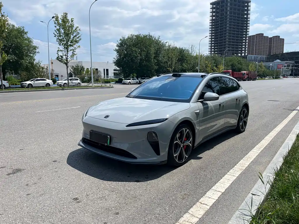 NIO ET5T