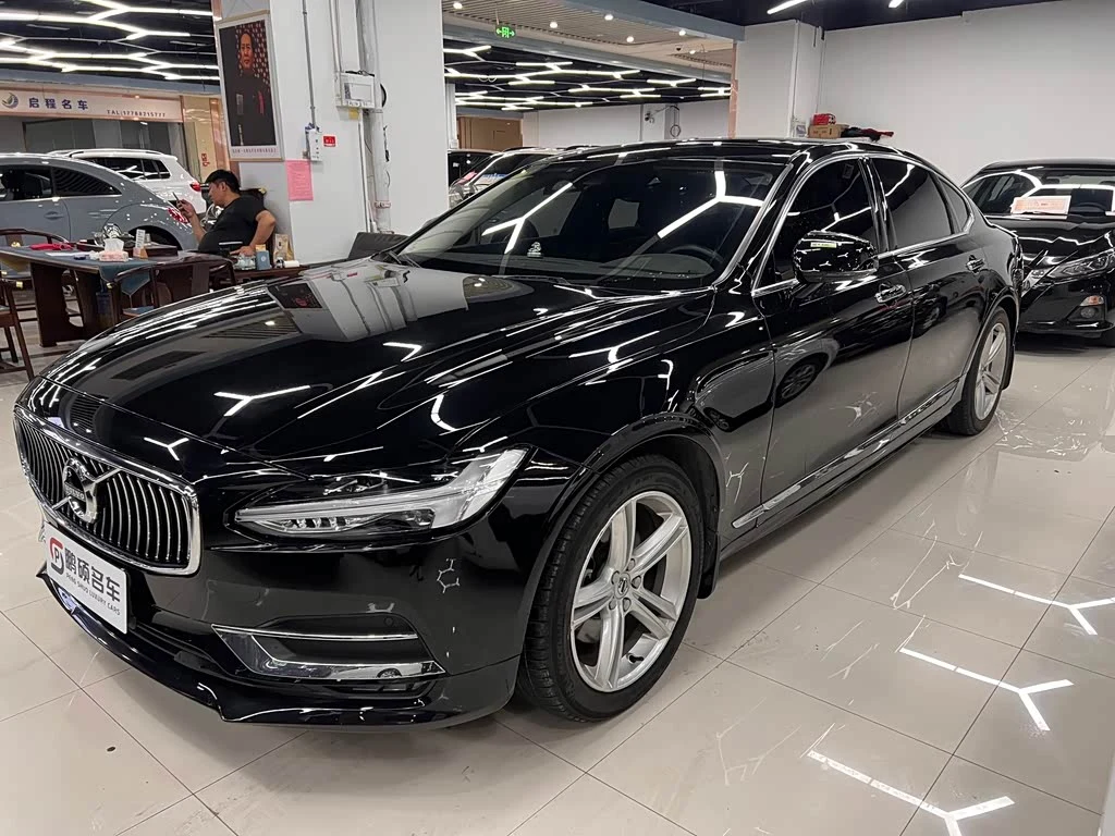 Volvo S90