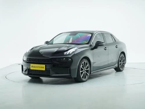 Lynk & Co 03