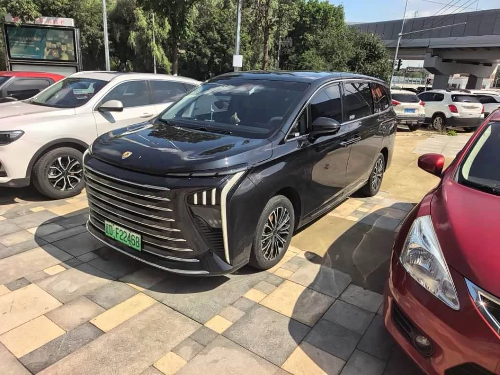 Dongfeng V9