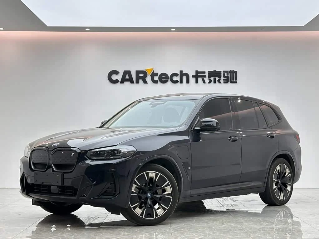 BMW iX3