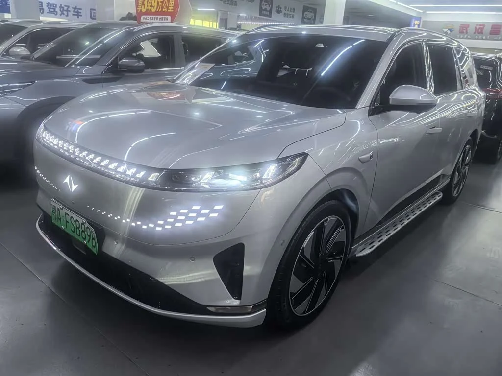 Dongfeng eπ008