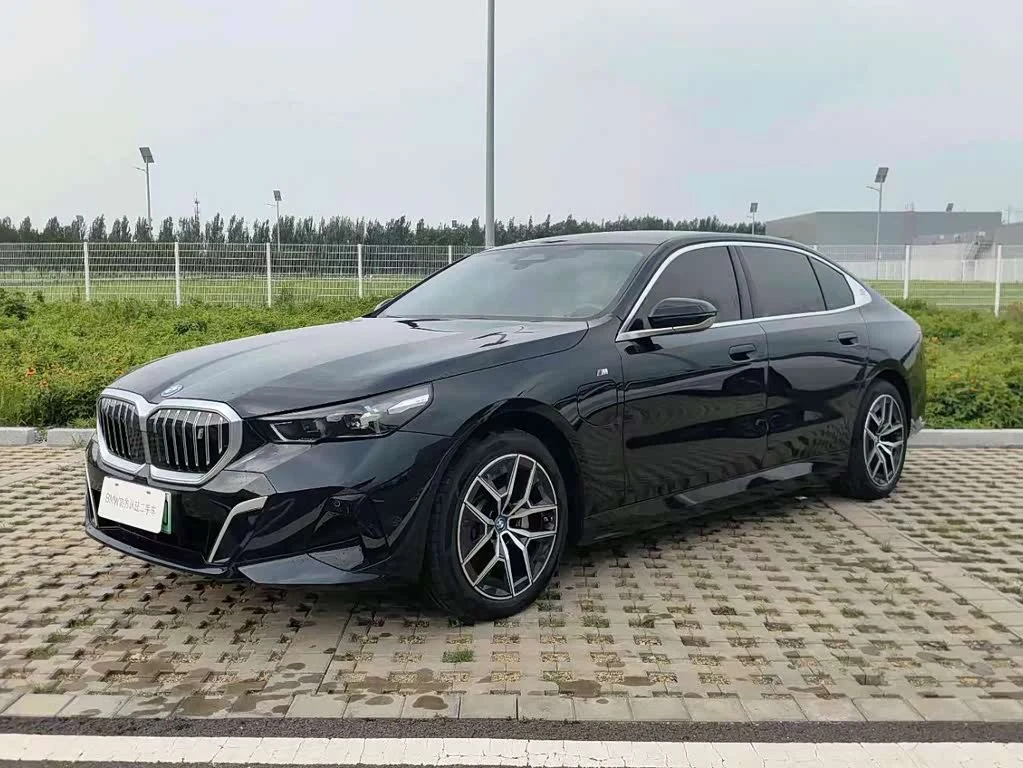 BMW i5