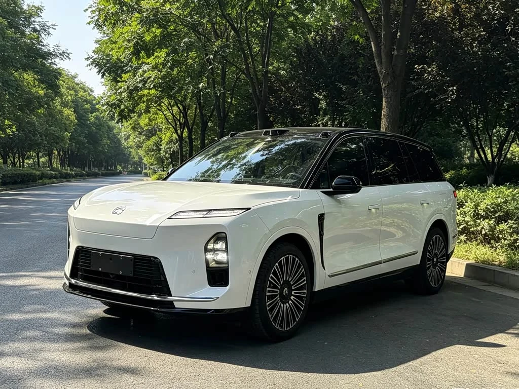 NIO ES8