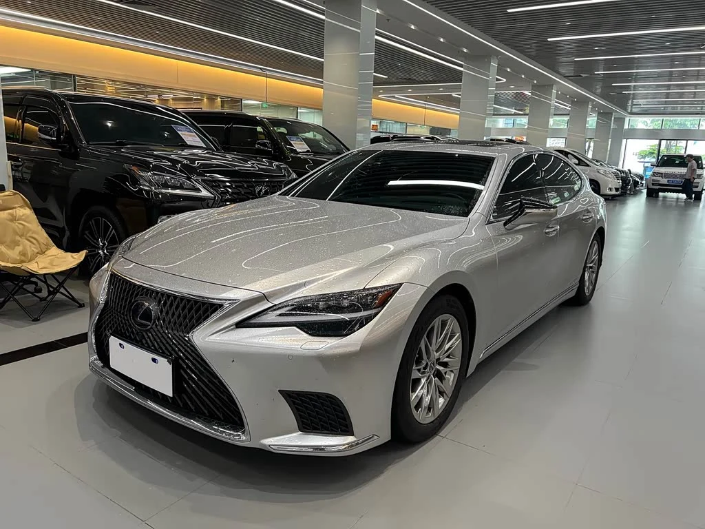 Lexus LS