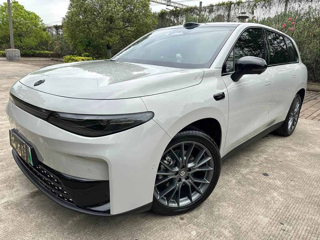 Leapmotor C10
