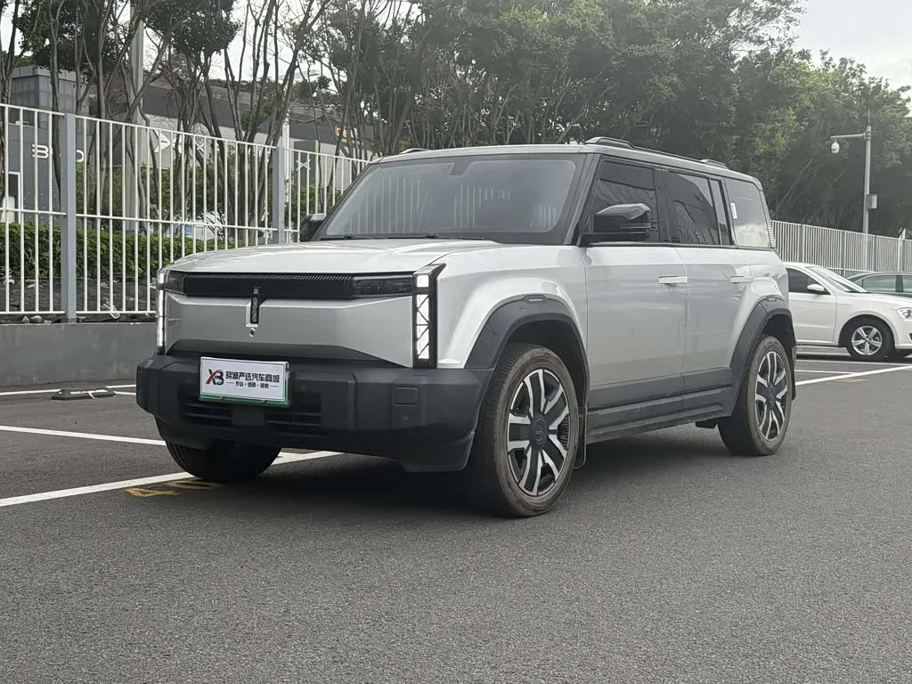 iCar 03