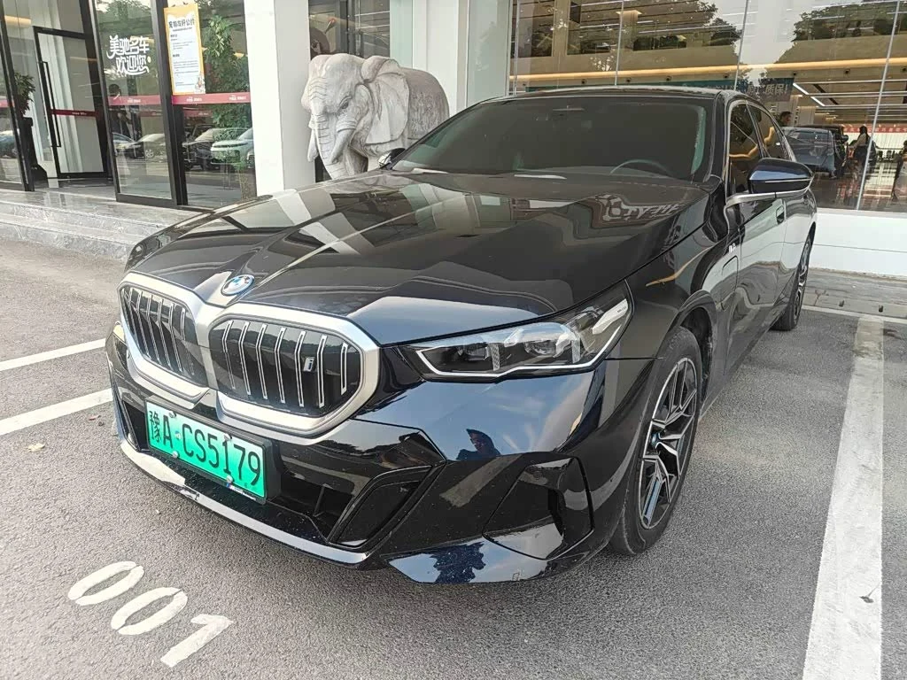 BMW i5
