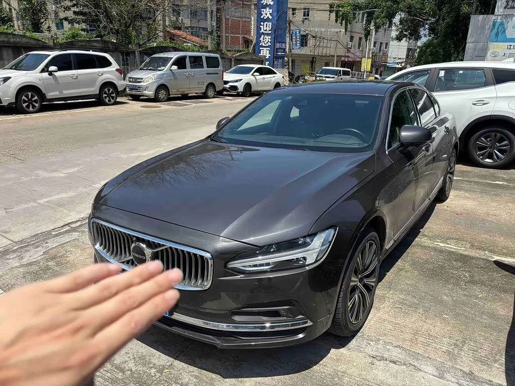 Volvo S90