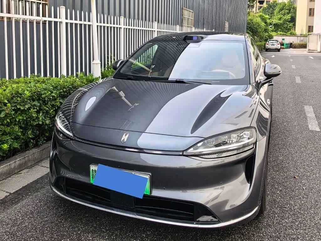 Luxeed R7
