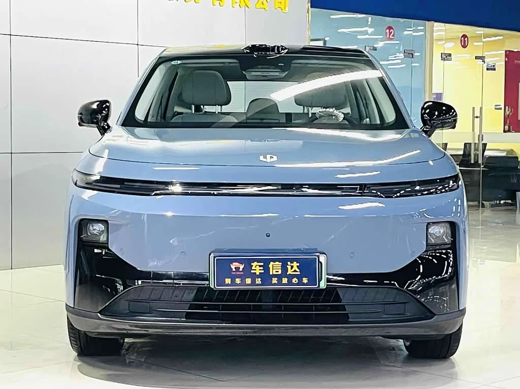 Leapmotor B10