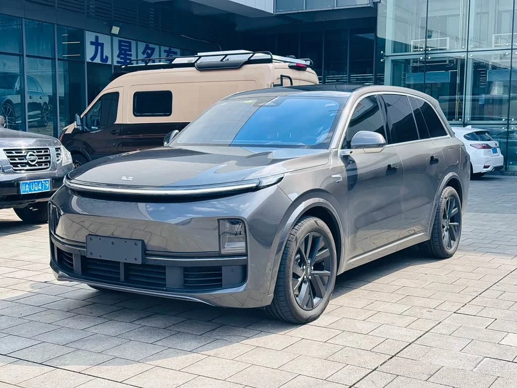 Li Auto L8