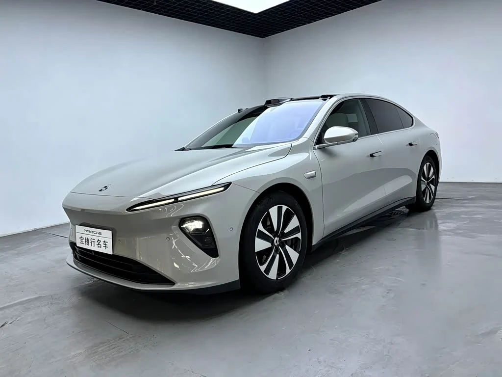 NIO ET7