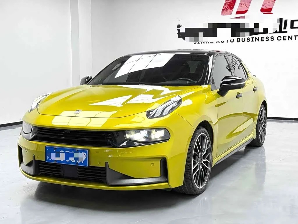 Lynk & Co 03