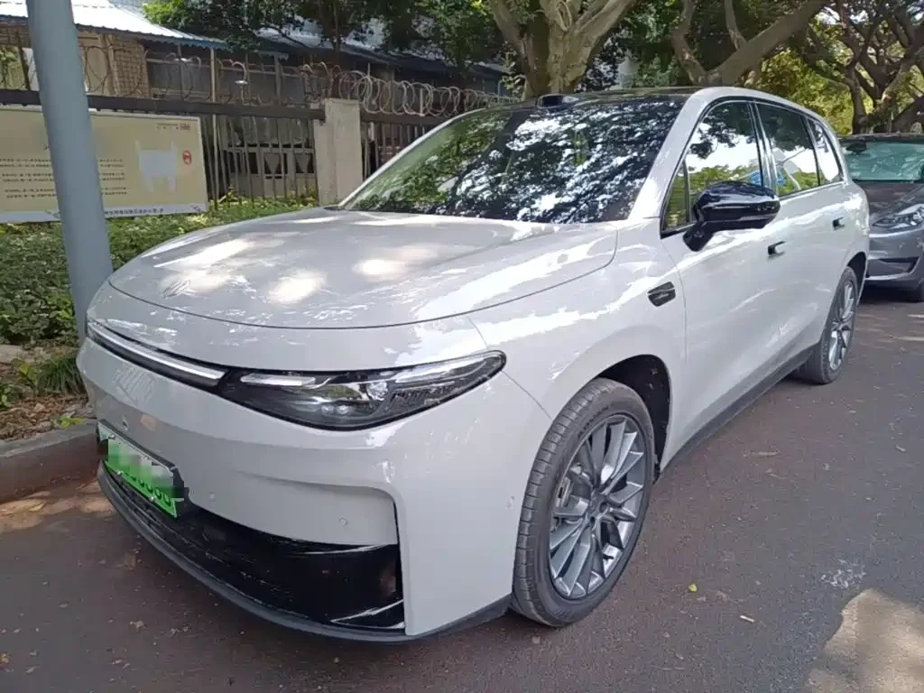 Leapmotor C10