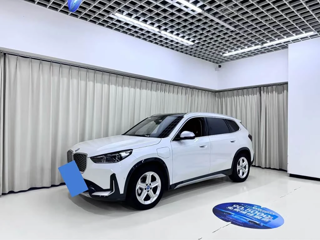 BMW iX1