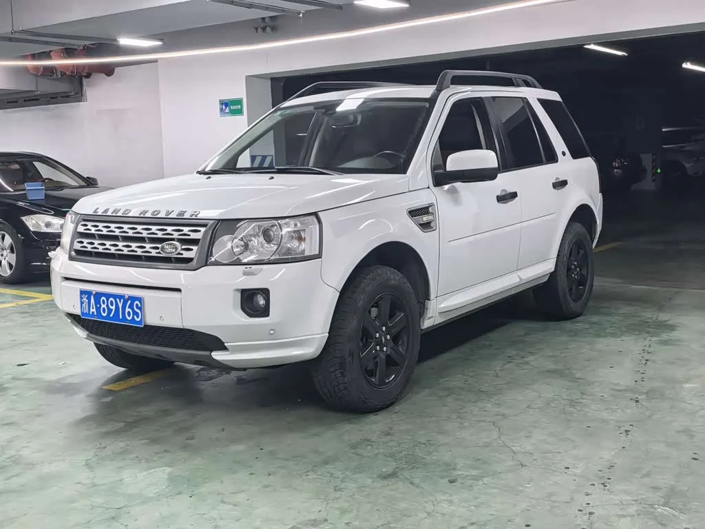 Land Rover 2