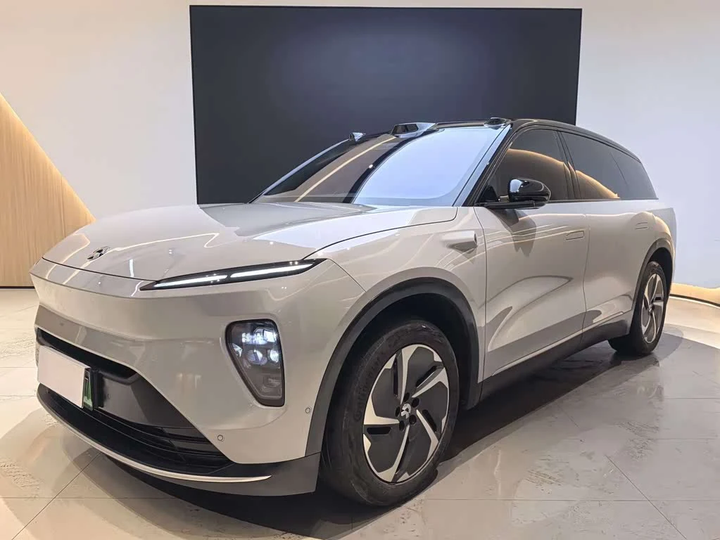 NIO ES8