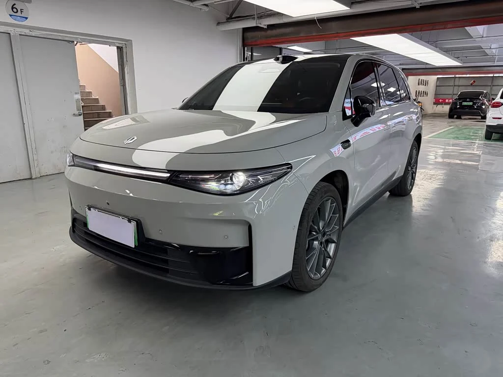 Leapmotor C10
