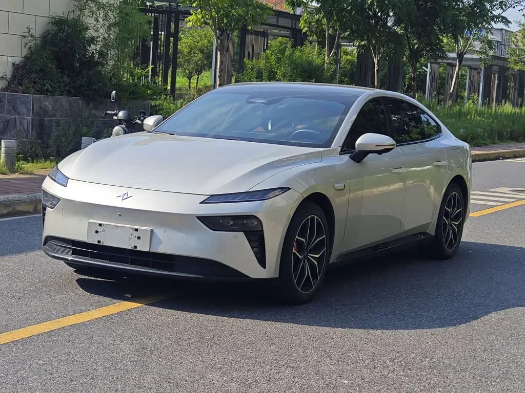 Dongfeng eπ007