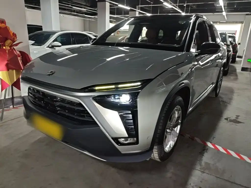 NIO ES8
