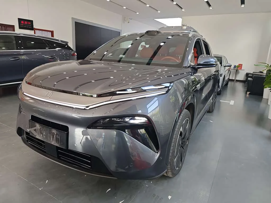 BYD Tang L