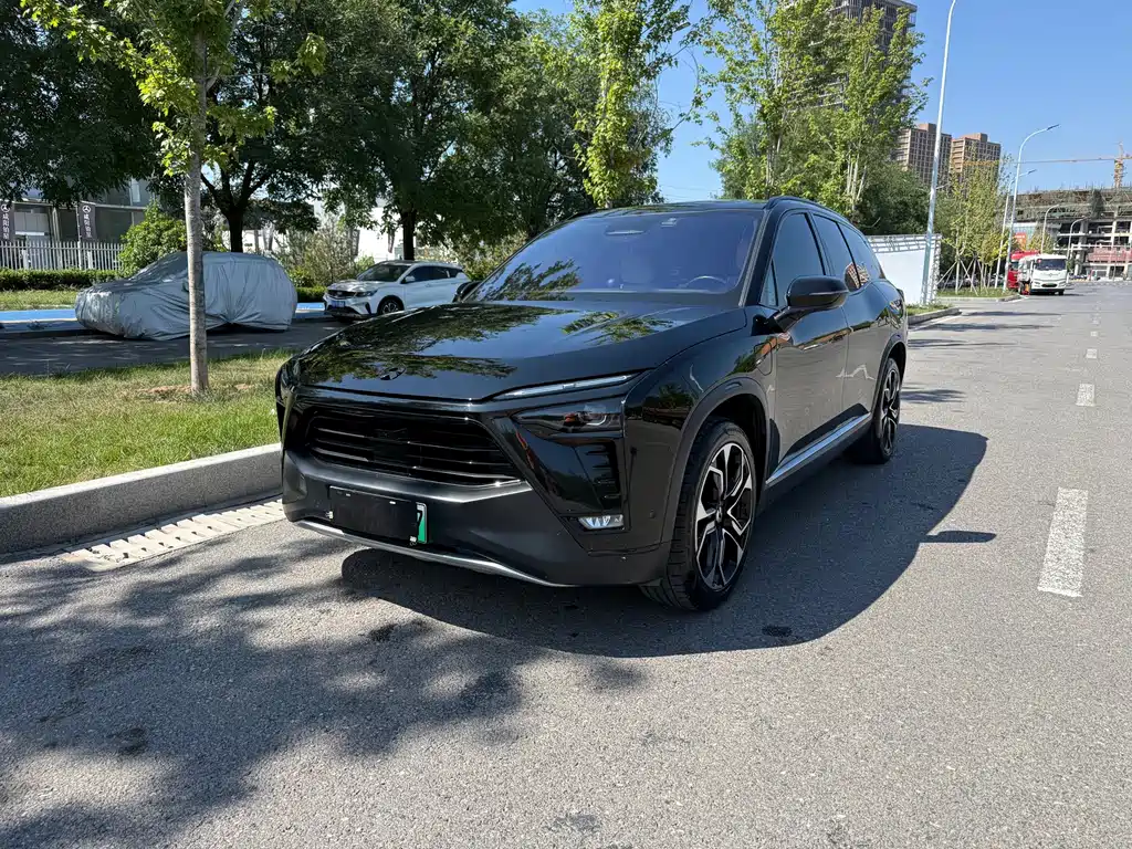 NIO ES8