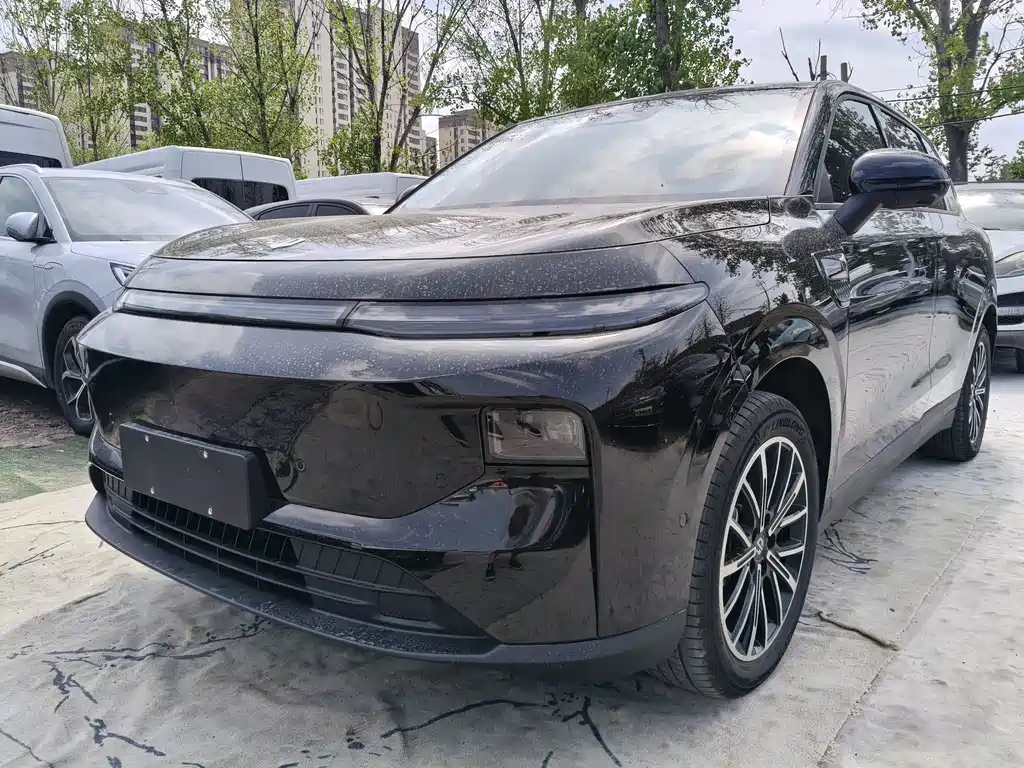 Leapmotor B10