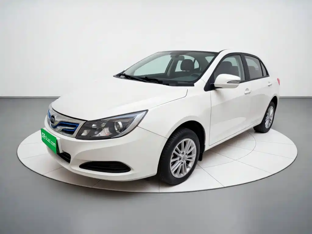 BYD E5