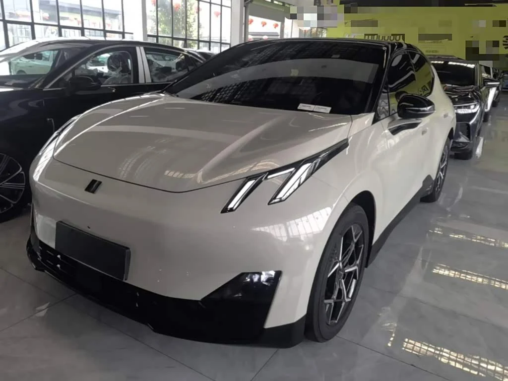 Lynk & Co Z20
