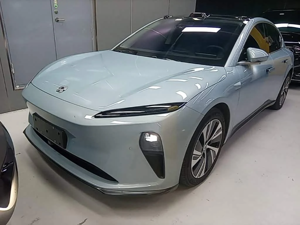NIO ET5
