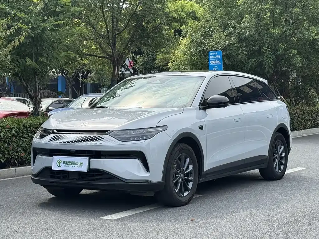 Leapmotor C11