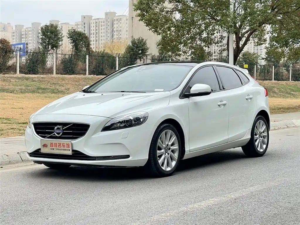 Volvo V40