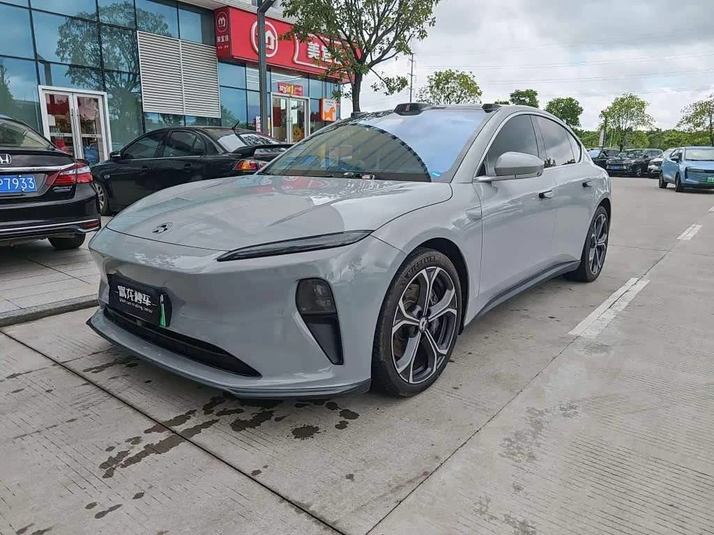 NIO ET5