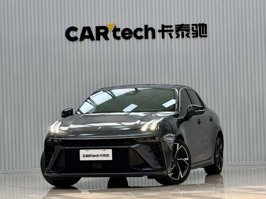 Lynk & Co 03
