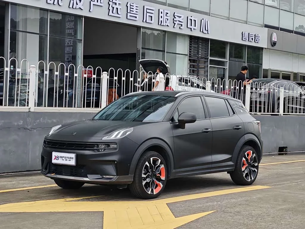 Lynk & Co 06