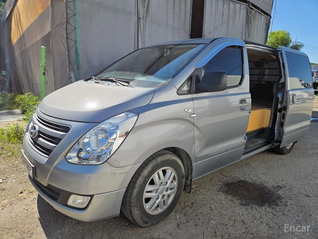 Hyundai Starex