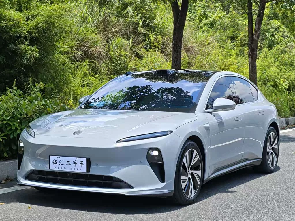 NIO ET5