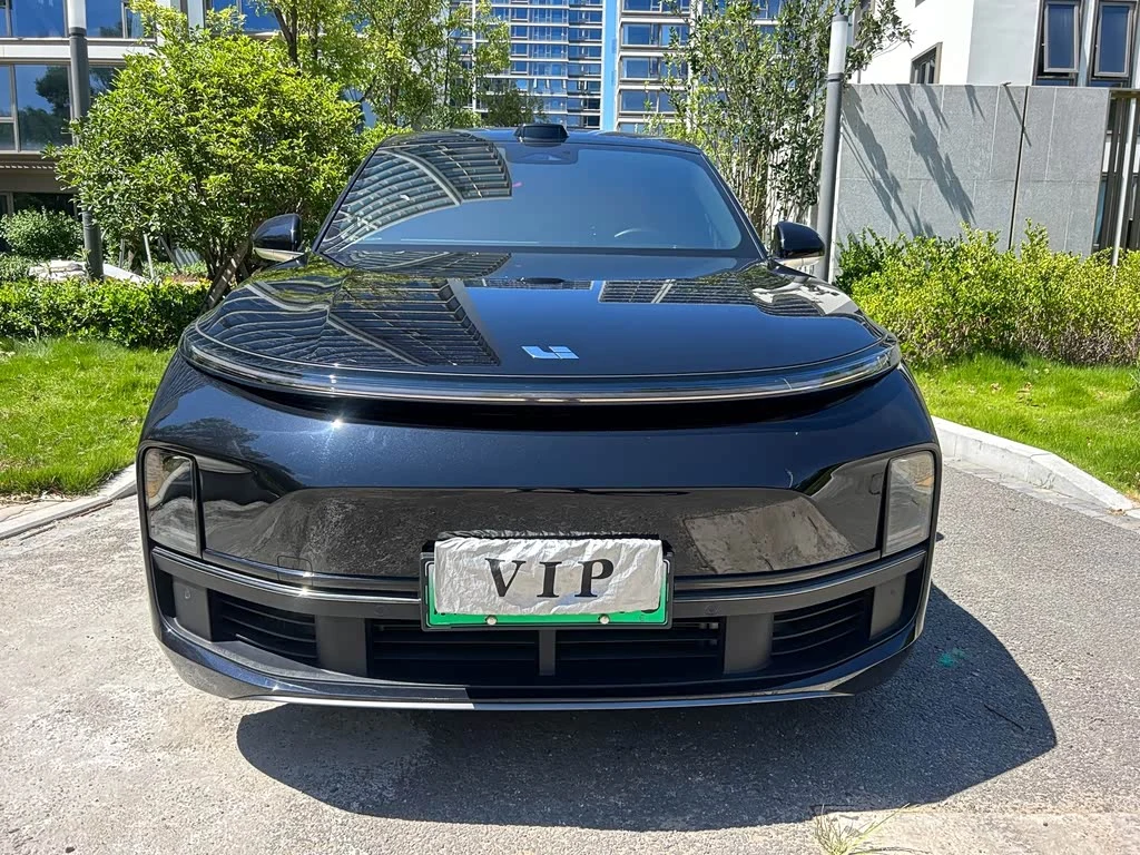 Li Auto L8