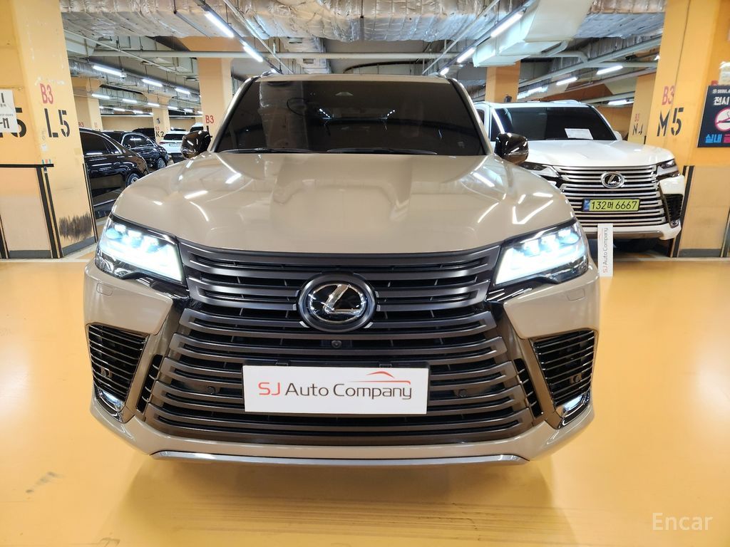 Lexus LX