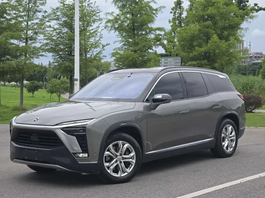 NIO ES8