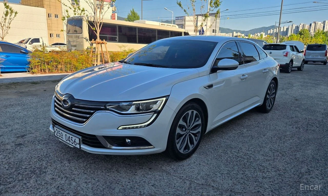 Renault SM6