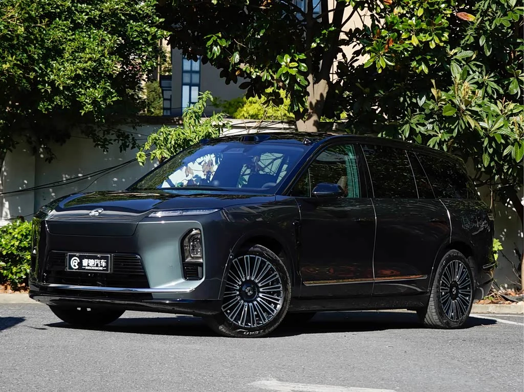 NIO ES8