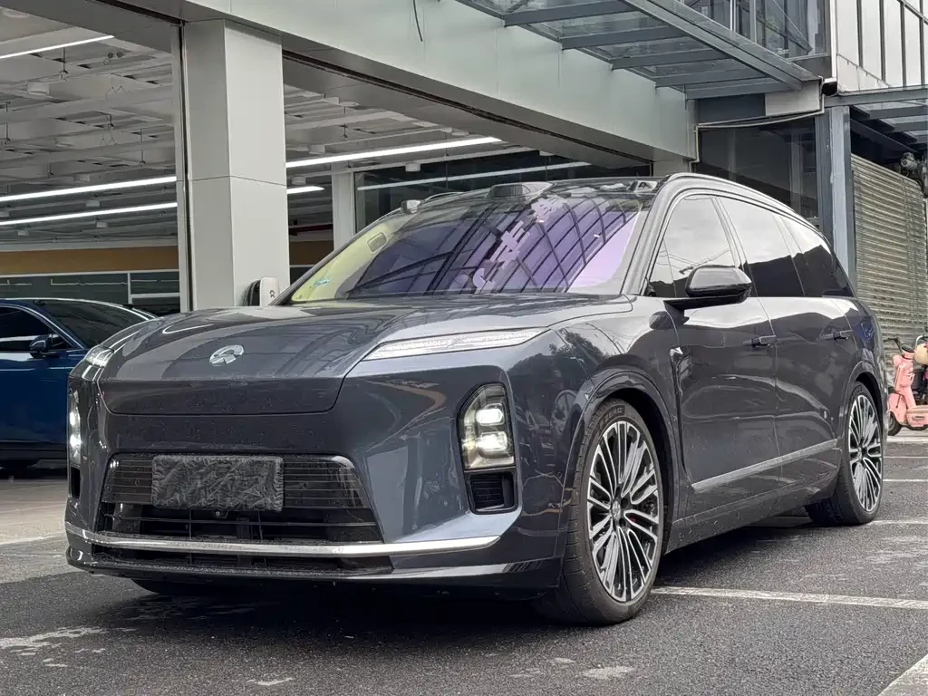 NIO ES8